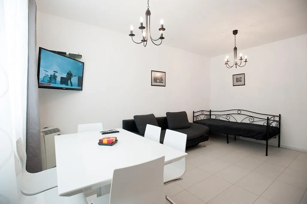 Blechturm Deluxe Apartment Vienna 0*,